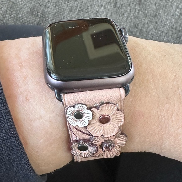 Coach Accessories Coach Leather Tea Rose Apple Watch Band Original